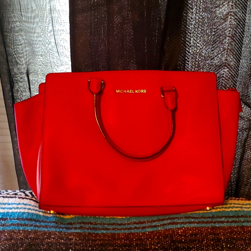Michael Kors Mid-Size Bag